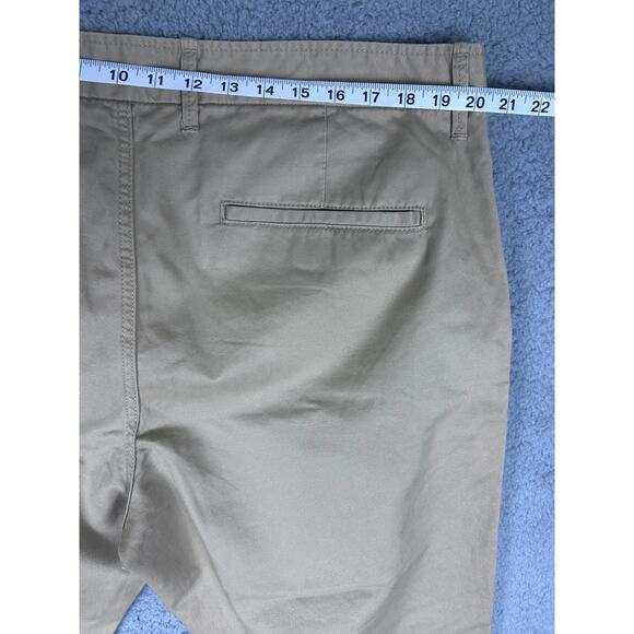 Gap Khakis Mens Chino Pants Size 40x32 Beige Tapered Khaki Cut in a Worn Style - Picture 11 of 13